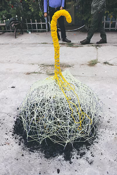 Những bức tranh được làm từ…rác đào ảnh 7