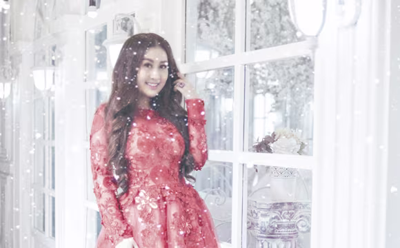 Kim Trang nồng nàn sắc đỏ đón Giáng sinh ảnh 5 Kim Trang nồng nàn sắc đỏ đón Giáng sinh ảnh 5