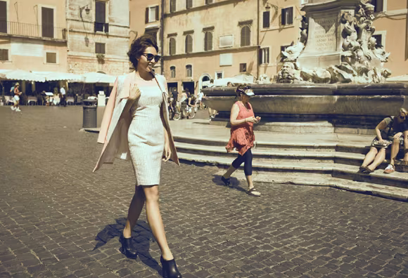 Minh Triệu gợi cảm dạo chơi ở thành Rome ảnh 4 Minh Triệu gợi cảm dạo chơi ở thành Rome ảnh 4