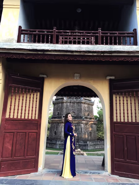 MC Kim Trang khoe vẻ đẹp dịu dàng ở cố đô Huế ảnh 6