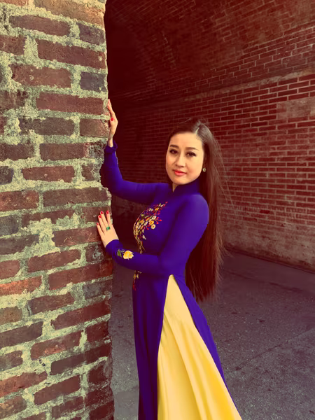 MC Kim Trang khoe vẻ đẹp dịu dàng ở cố đô Huế ảnh 1