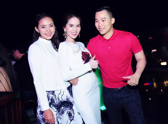 Linh Chi hở bạo, tụ họp cùng dàn chân dài Venus ảnh 3 Linh Chi hở bạo, tụ họp cùng dàn chân dài Venus ảnh 3