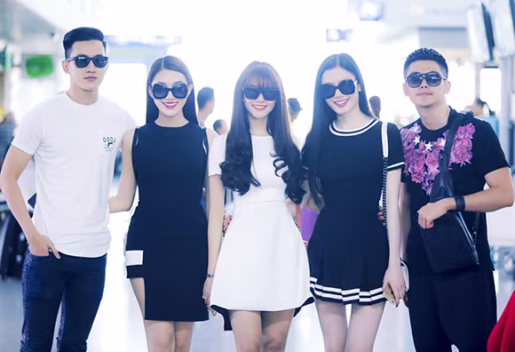 Dàn chân dài Venus gây “náo động” tại sân bay ảnh 7 Dàn chân dài Venus gây “náo động” tại sân bay ảnh 7