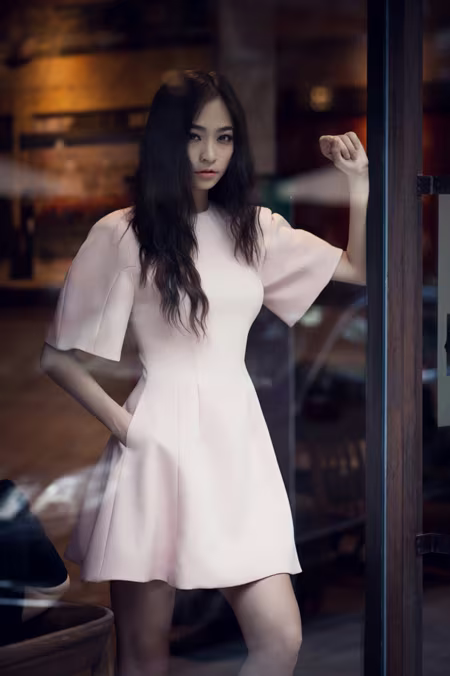 Người mẫu Thanh Tú lạ lẫm với thời trang đa phong cách ảnh 1