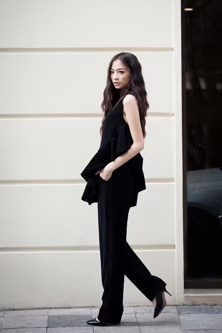 Người mẫu Thanh Tú lạ lẫm với thời trang đa phong cách ảnh 3