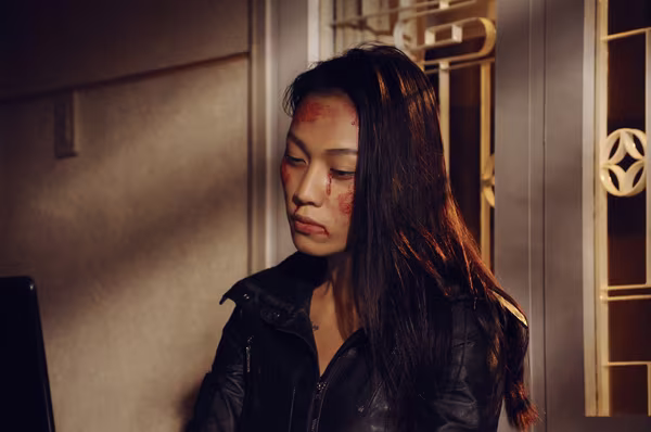 Siêu mẫu Diệu Huyền bị đánh đến bầm dập trong "Thuỷ Cơ" ảnh 6