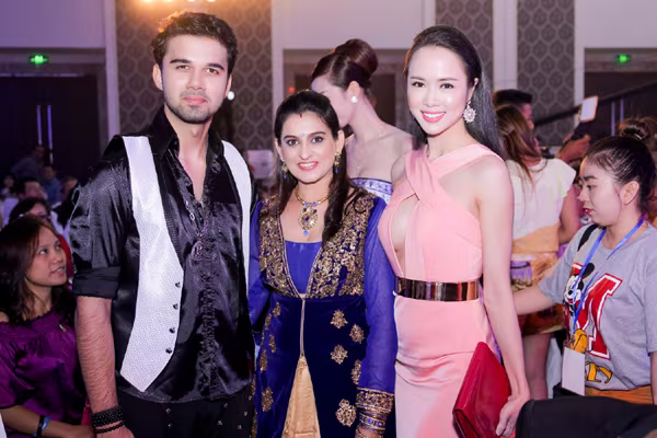 Nàng "Quyên" Vũ Ngọc Anh hở bạo hội ngộ chồng "Cô dâu 8 tuổi" ảnh 6