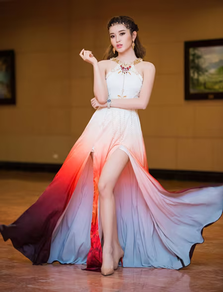 Hình ảnh Á hậu Huyền My siêu gợi cảm trong lần đầu làm MC ảnh 3 Hình ảnh Á hậu Huyền My siêu gợi cảm trong lần đầu làm MC ảnh 3