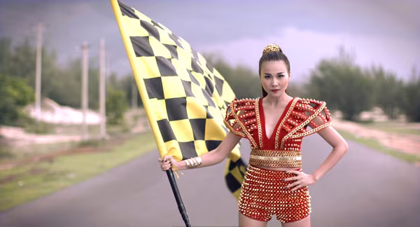 Thanh Hằng khai màn ấn tượng cuộc đua "nghẹt thở" của Vietnam’s Next Top Model 2015 ảnh 8