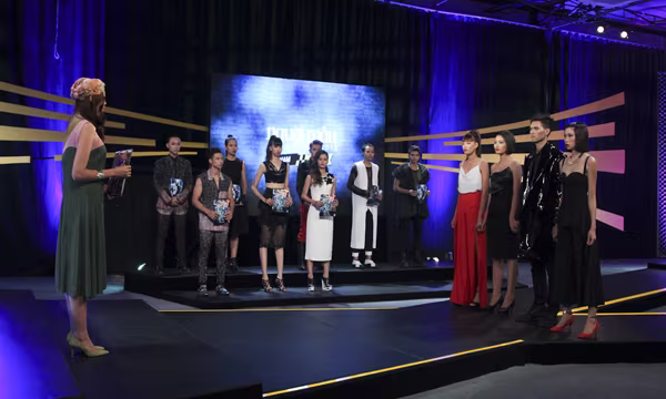 Vietnam’s Next Top Model 2015 sốc với màn loại kép ảnh 10