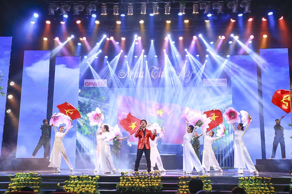 Sống lại thời khắc hào hùng "Mùa thu ấy" ảnh 8 Sống lại thời khắc hào hùng "Mùa thu ấy" ảnh 8