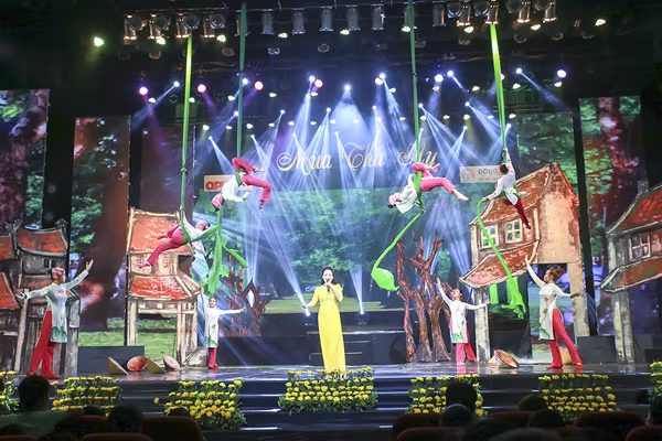 Sống lại thời khắc hào hùng "Mùa thu ấy" ảnh 9 Sống lại thời khắc hào hùng "Mùa thu ấy" ảnh 9