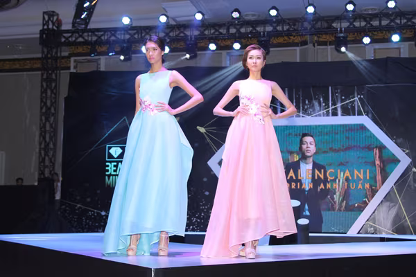 NTK Adrian Anh Tuấn ra mắt bộ sưu tập mới ảnh 1 NTK Adrian Anh Tuấn ra mắt bộ sưu tập mới ảnh 1