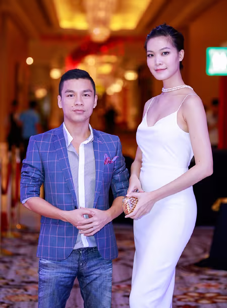 Hoa hậu Thuỳ Dung khoe lưng trần gợi cảm trên thảm đỏ ảnh 7 Hoa hậu Thuỳ Dung khoe lưng trần gợi cảm trên thảm đỏ ảnh 7