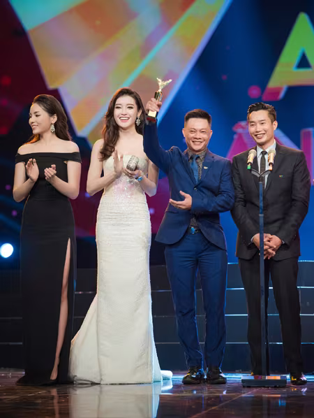 Huyền My nổi bật bên dàn sao tại VTV Awards ảnh 5