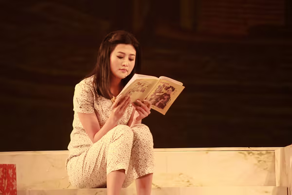 Siêu mẫu Trúc Nguyễn "lấn sân" sân khấu kịch ảnh 4 Siêu mẫu Trúc Nguyễn "lấn sân" sân khấu kịch ảnh 4