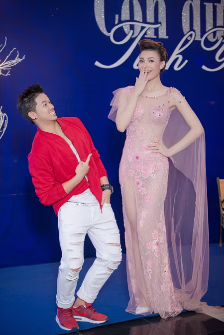 Hồng Quế diện váy xuyên thấu, nổi bật tại sự kiện ảnh 7 Hồng Quế diện váy xuyên thấu, nổi bật tại sự kiện ảnh 7