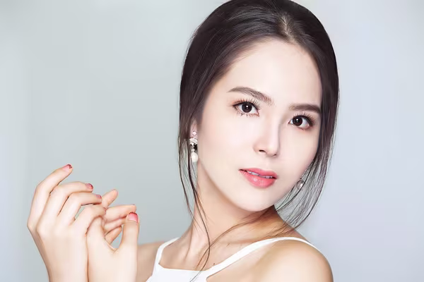 Cận cảnh vẻ đẹp mong manh của Á hoàng sắc đẹp Dương Kim Ánh ảnh 9 Cận cảnh vẻ đẹp mong manh của Á hoàng sắc đẹp Dương Kim Ánh ảnh 9