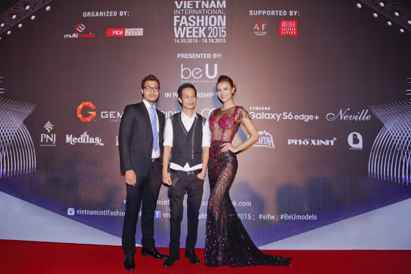 Sơn Tùng M-TP "khuấy đảo" thảm đỏ Vietnam International Fashion Week 2015 ảnh 9