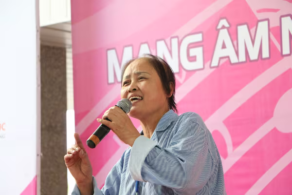 Đức Phúc "nhắn nhủ" cô giáo Mỹ Tâm cùng mang âm nhạc đến bệnh viện ảnh 5 Đức Phúc "nhắn nhủ" cô giáo Mỹ Tâm cùng mang âm nhạc đến bệnh viện ảnh 5