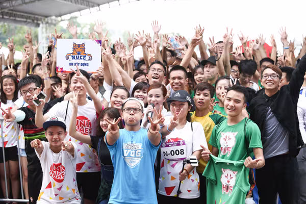 Hoàng Thuỳ Linh biểu diễn cực sung khiến khán giả đứng ngồi không yên ảnh 6 Hoàng Thuỳ Linh biểu diễn cực sung khiến khán giả đứng ngồi không yên ảnh 6