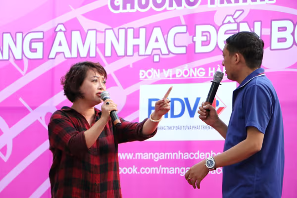 Chiến Thắng - Trà My "khuấy đảo" Bệnh viện Đa khoa tỉnh Vĩnh Phúc ảnh 7 Chiến Thắng - Trà My "khuấy đảo" Bệnh viện Đa khoa tỉnh Vĩnh Phúc ảnh 7