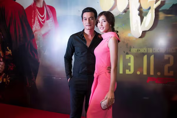 Triệu Thị Hà sánh vai Quách Ngọc Ngoan trong ngày ra mắt "Mỹ nhân" ảnh 2 Triệu Thị Hà sánh vai Quách Ngọc Ngoan trong ngày ra mắt "Mỹ nhân" ảnh 2