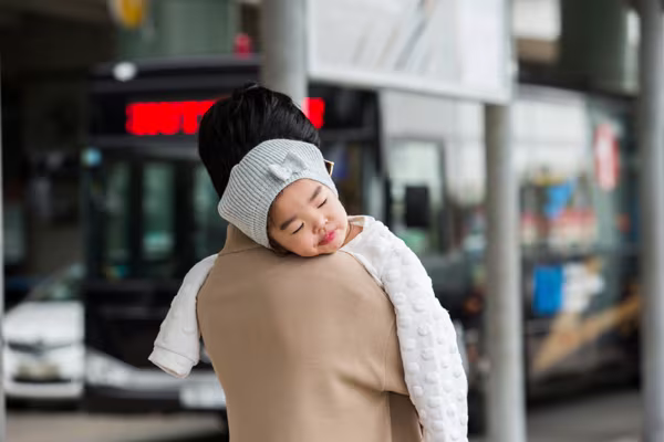 Mẹ con siêu mẫu Xuân Lan gây chú ý tại sân bay Nội Bài ảnh 7 Mẹ con siêu mẫu Xuân Lan gây chú ý tại sân bay Nội Bài ảnh 7
