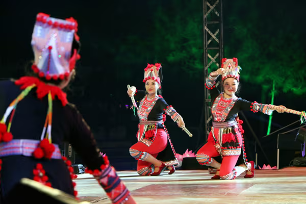 "Sắt son niềm tin" với Đảng và Bác Hồ kính yêu ảnh 11