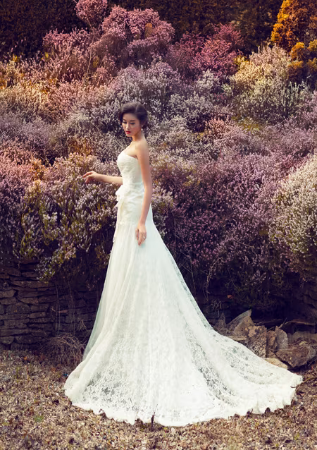 Á hậu Huyền My diện váy cưới đẹp "mê hồn" ở trời Tây ảnh 6