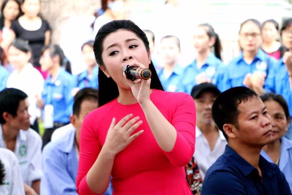 Quán quân Sao Mai 2015 Thu Hằng: Nụ cười của khán giả là cát-xê lớn nhất ảnh 5