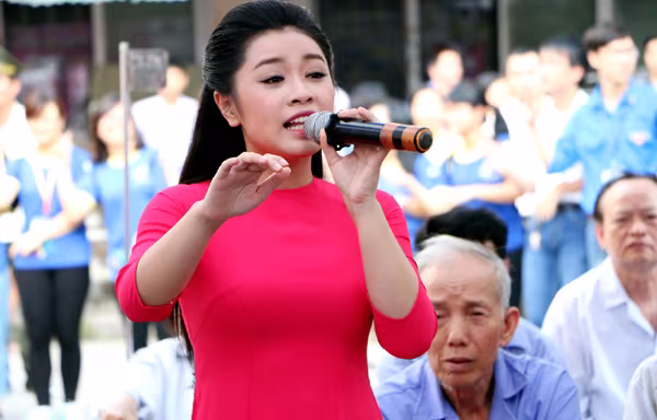 Quán quân Sao Mai 2015 Thu Hằng: Nụ cười của khán giả là cát-xê lớn nhất ảnh 6