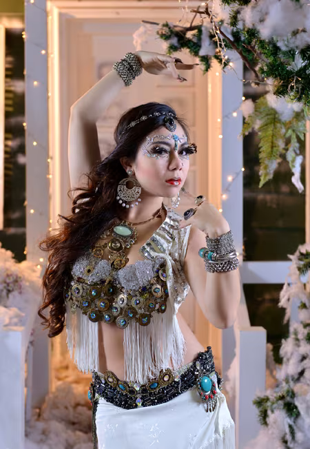 Đỗ Hồng Hạnh "hâm nóng" không khí Noel bằng loạt ảnh nóng bỏng ảnh 1