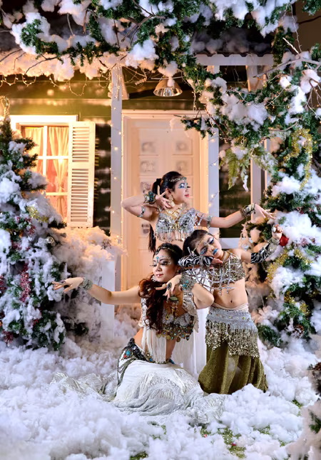 Đỗ Hồng Hạnh "hâm nóng" không khí Noel bằng loạt ảnh nóng bỏng ảnh 2