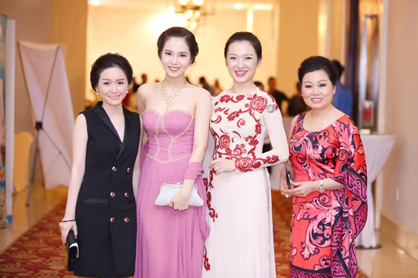 Dương Kim Ánh "hút hồn" với vóc dáng gợi cảm ảnh 7