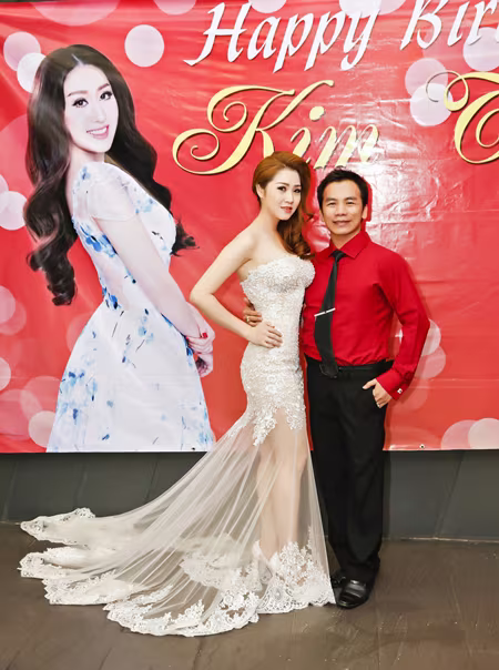 Ca sĩ Ngọc Trân Anh lộng lẫy dự tiệc sinh nhật MC Kim Trang ảnh 5 Ca sĩ Ngọc Trân Anh lộng lẫy dự tiệc sinh nhật MC Kim Trang ảnh 5