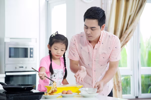 Con gái Hoa hậu Ngọc Diễm trổ tài bếp núc ảnh 2
