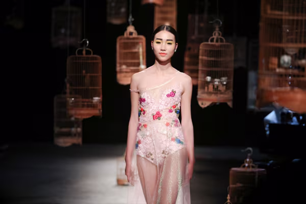 VFW Thu Đông 2016: Tiếng chim hót cùng Haute Couture ảnh 8 VFW Thu Đông 2016: Tiếng chim hót cùng Haute Couture ảnh 8