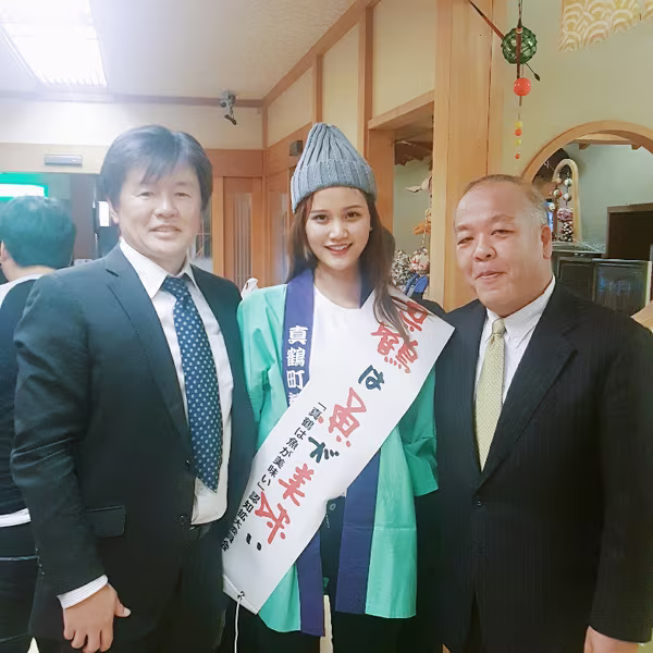 Quán quân Hương Ly lần đầu "mang chuông đi đánh xứ người" ảnh 1 Quán quân Hương Ly lần đầu "mang chuông đi đánh xứ người" ảnh 1