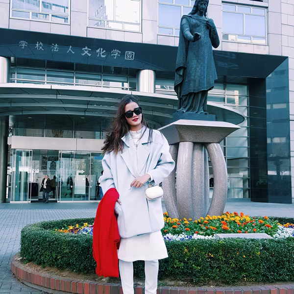 Quán quân Hương Ly lần đầu "mang chuông đi đánh xứ người" ảnh 4 Quán quân Hương Ly lần đầu "mang chuông đi đánh xứ người" ảnh 4