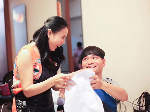 Trịnh Tú Trung đóng phim cùng "dàn sao hot" của Thái Lan ảnh 3 Trịnh Tú Trung đóng phim cùng "dàn sao hot" của Thái Lan ảnh 3