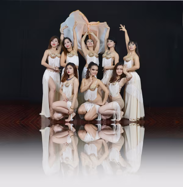 "Bỏng mắt" ngắm vũ đoàn bellydance chuẩn bị bài cho Festival Huế 2016 ảnh 5 "Bỏng mắt" ngắm vũ đoàn bellydance chuẩn bị bài cho Festival Huế 2016 ảnh 5