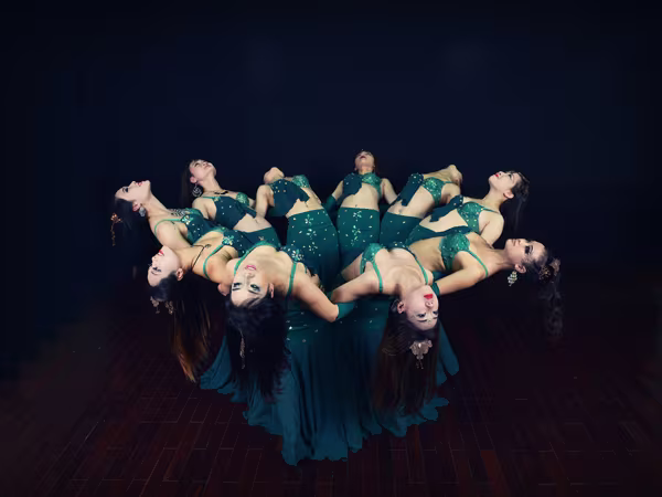 "Bỏng mắt" ngắm vũ đoàn bellydance chuẩn bị bài cho Festival Huế 2016 ảnh 4 "Bỏng mắt" ngắm vũ đoàn bellydance chuẩn bị bài cho Festival Huế 2016 ảnh 4