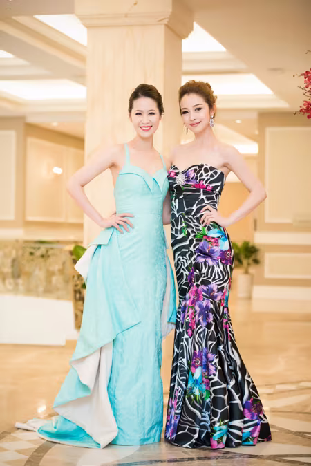 Dương Thuỳ Linh vai trần quyến rũ, đọ sắc Hoa hậu Jennifer Phạm ảnh 10 Dương Thuỳ Linh vai trần quyến rũ, đọ sắc Hoa hậu Jennifer Phạm ảnh 10