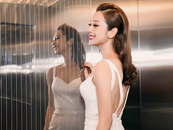 Hoa hậu Jennifer Phạm khoe lưng trần hút mắt ảnh 8 Hoa hậu Jennifer Phạm khoe lưng trần hút mắt ảnh 8