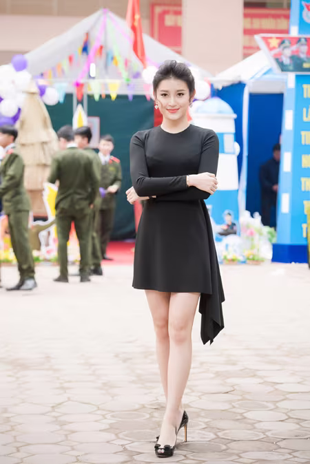 Á hậu Huyền My giản dị nhưng đầy quyến rũ trên "ghế nóng" ảnh 6 Á hậu Huyền My giản dị nhưng đầy quyến rũ trên "ghế nóng" ảnh 6
