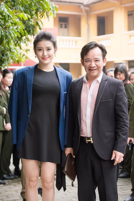 Á hậu Huyền My giản dị nhưng đầy quyến rũ trên "ghế nóng" ảnh 8 Á hậu Huyền My giản dị nhưng đầy quyến rũ trên "ghế nóng" ảnh 8