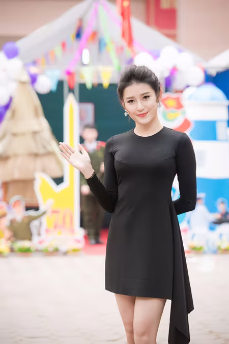 Á hậu Huyền My giản dị nhưng đầy quyến rũ trên "ghế nóng" ảnh 5 Á hậu Huyền My giản dị nhưng đầy quyến rũ trên "ghế nóng" ảnh 5