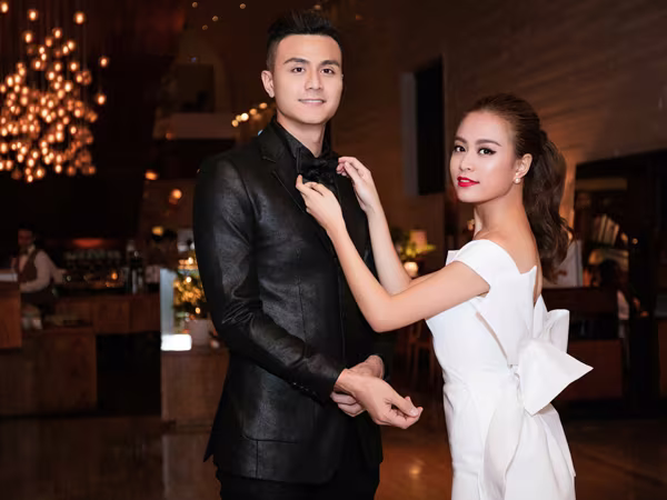 Hoàng Thuỳ Linh trình diễn "Bánh trôi nước", Vĩnh Thụy giật giải "mặc đẹp trong đêm" ảnh 1 Hoàng Thuỳ Linh trình diễn "Bánh trôi nước", Vĩnh Thụy giật giải "mặc đẹp trong đêm" ảnh 1