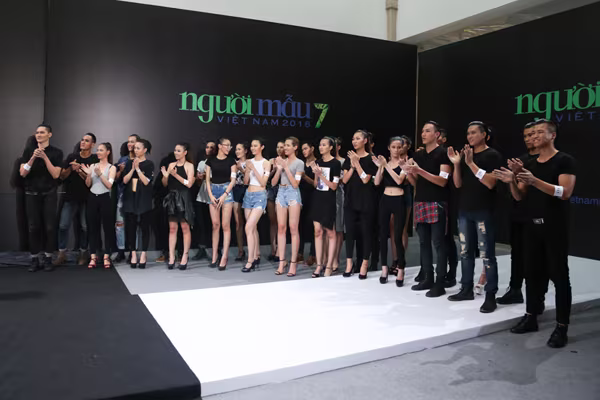 Thí sinh Vietnam’s Next Top Model mùa thứ 7 "nghẹt thở" trong chiếc lồng dây thừng ảnh 10 Thí sinh Vietnam’s Next Top Model mùa thứ 7 "nghẹt thở" trong chiếc lồng dây thừng ảnh 10